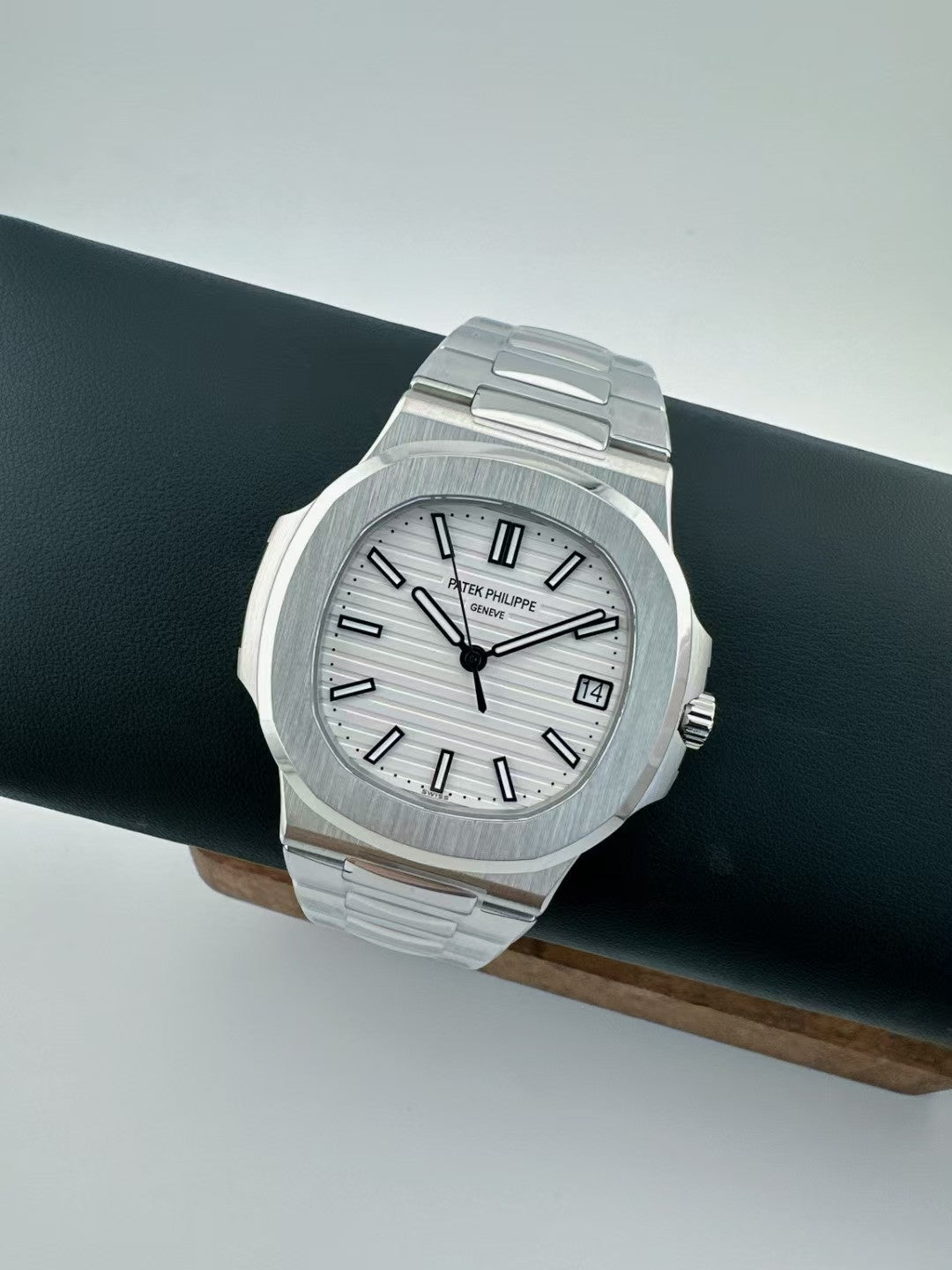Nautilus 5711 40mm SS/SS White Dial DDF DD324 Super Clone(SW Dial)