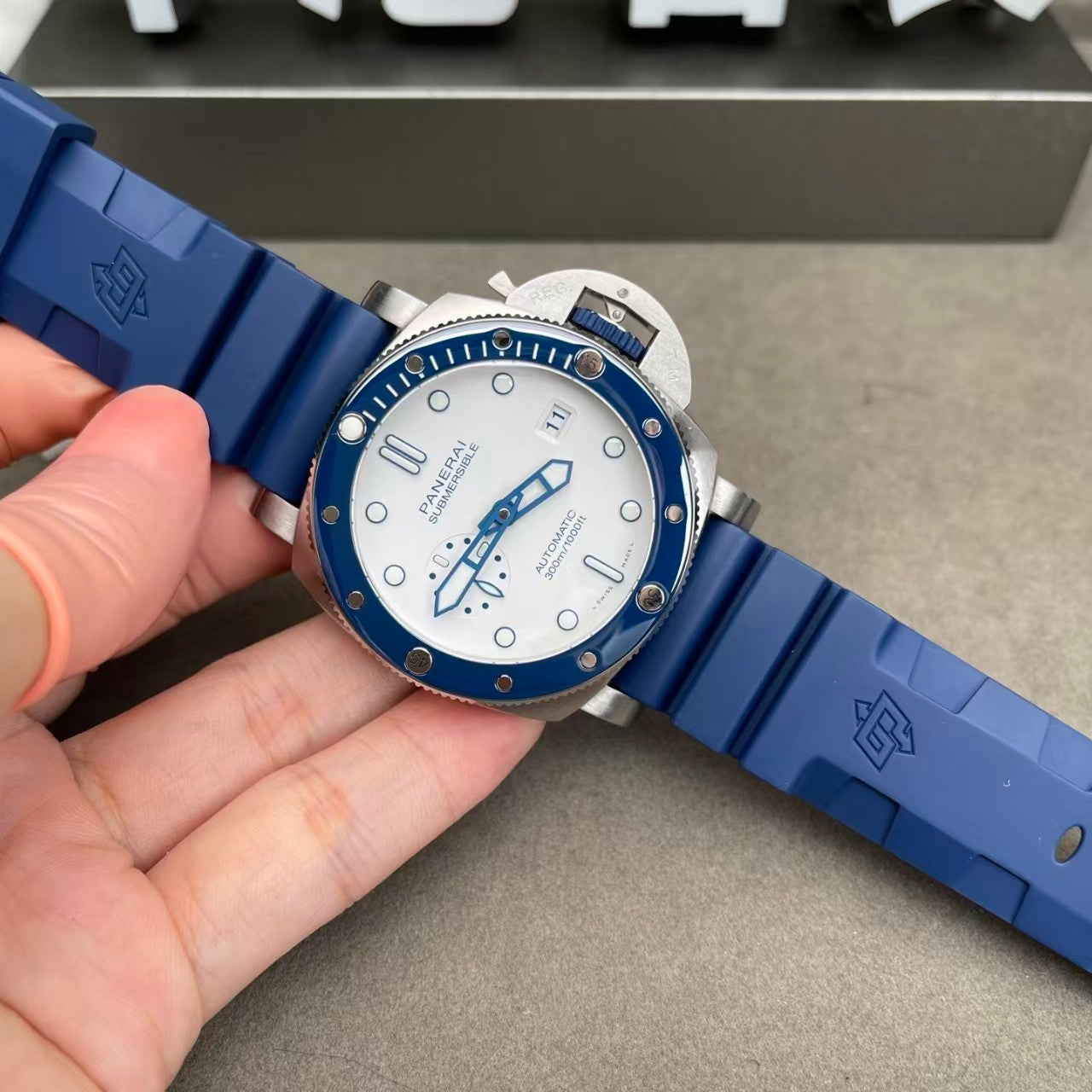 Submersible PAM1696 44mm SS/RU White Dial VSF P9000