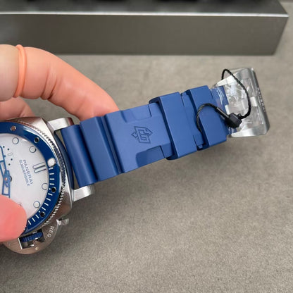 Submersible PAM1696 44mm SS/RU White Dial VSF P9000