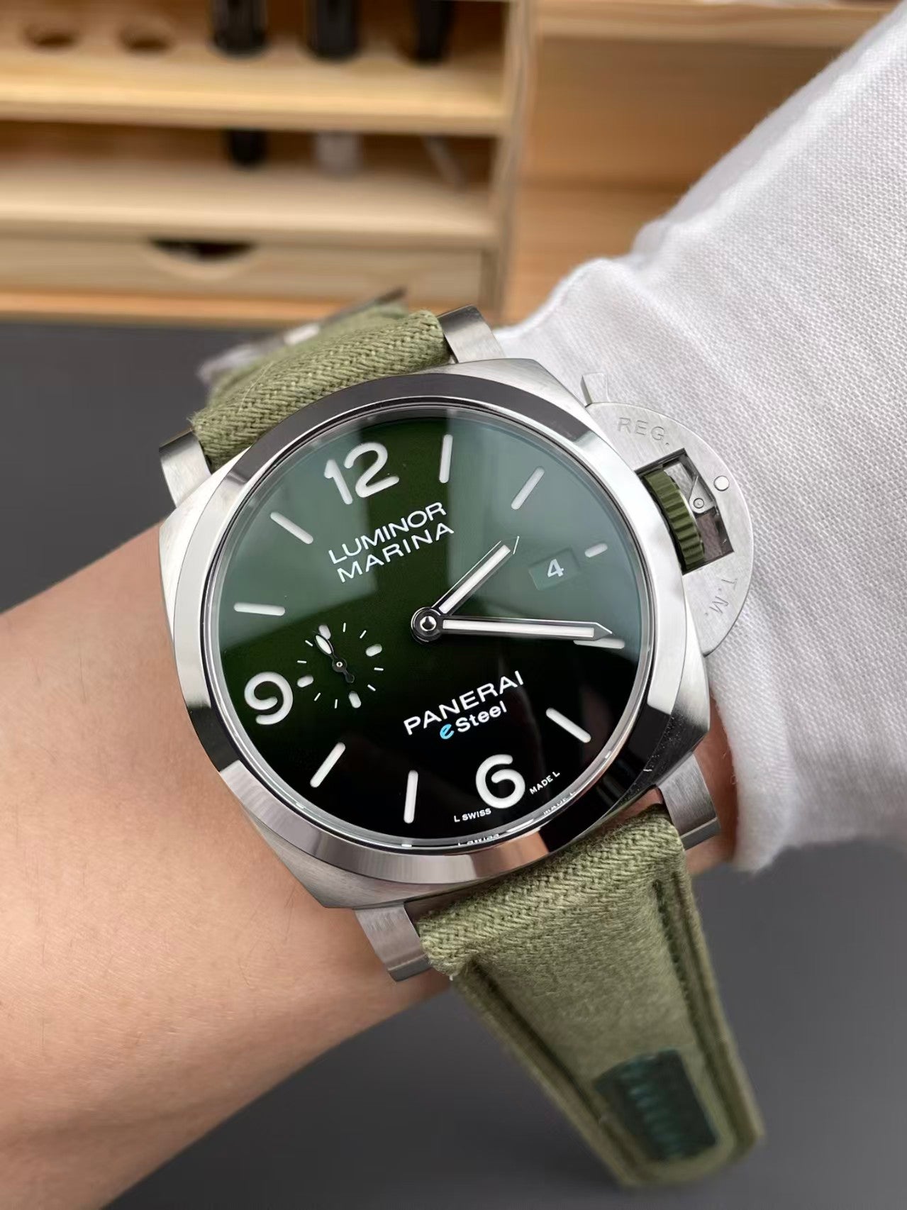 Luminor PAM1356 44mm SSNY Green Dial VSF P9010