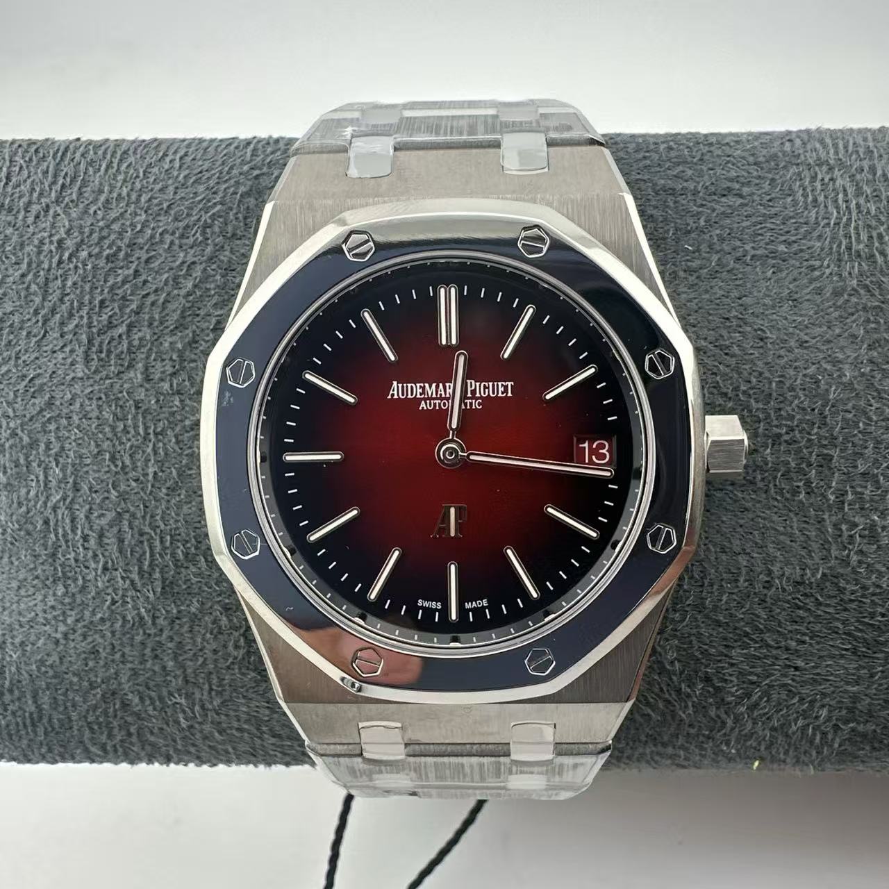 Royal Oak 16202XT 39mm TI/TI Gradient Red Dial ZF A7121