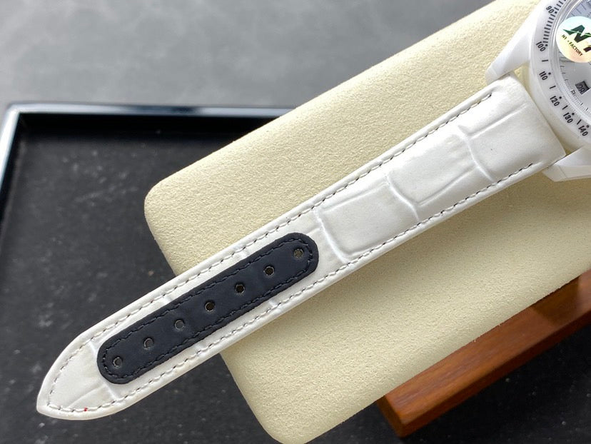 Speedmaster 44mm "White Side of The Moon" White Ceramic/LE N1F A9300