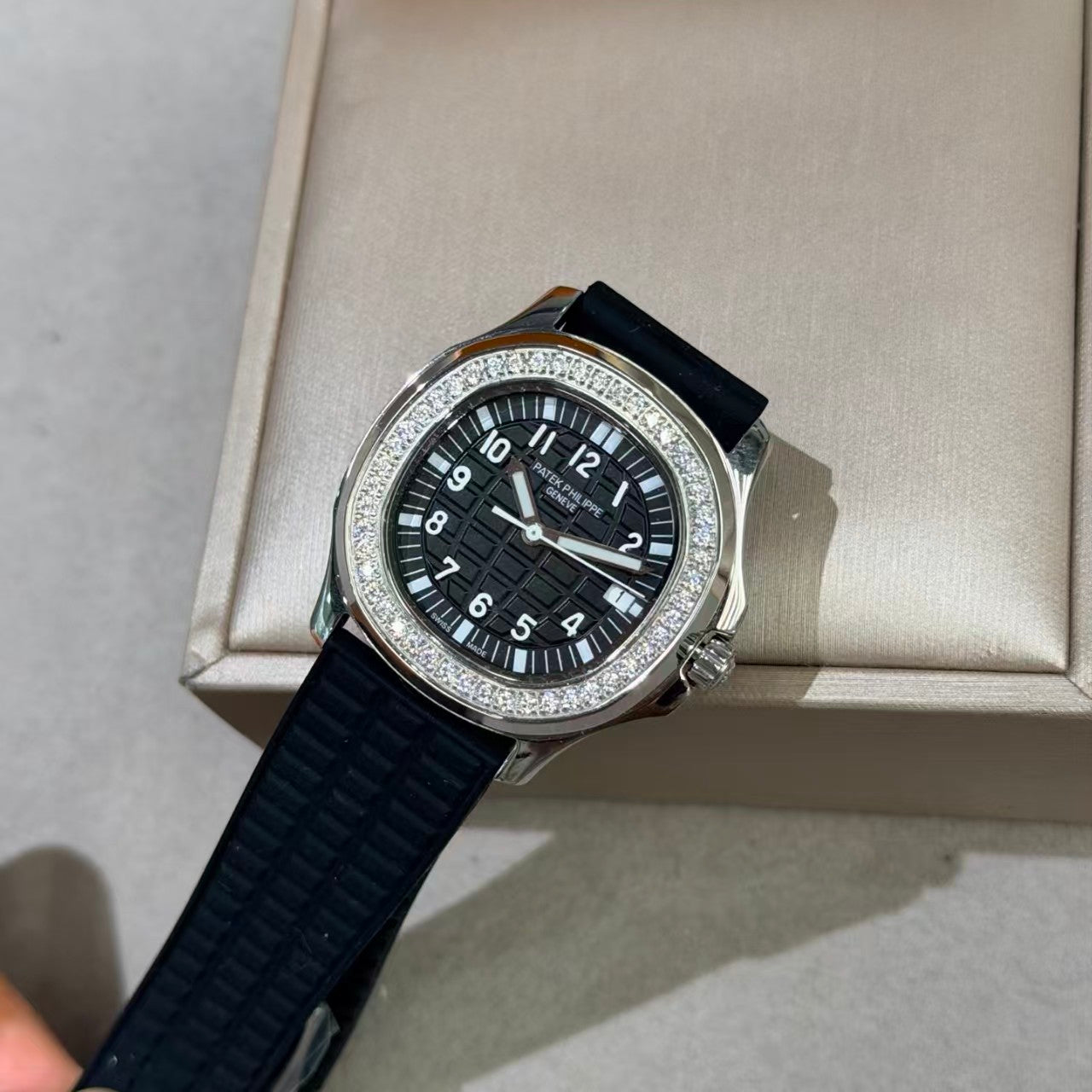 Patek Philippe - Aquanaut SS/RU Black V7F 8215